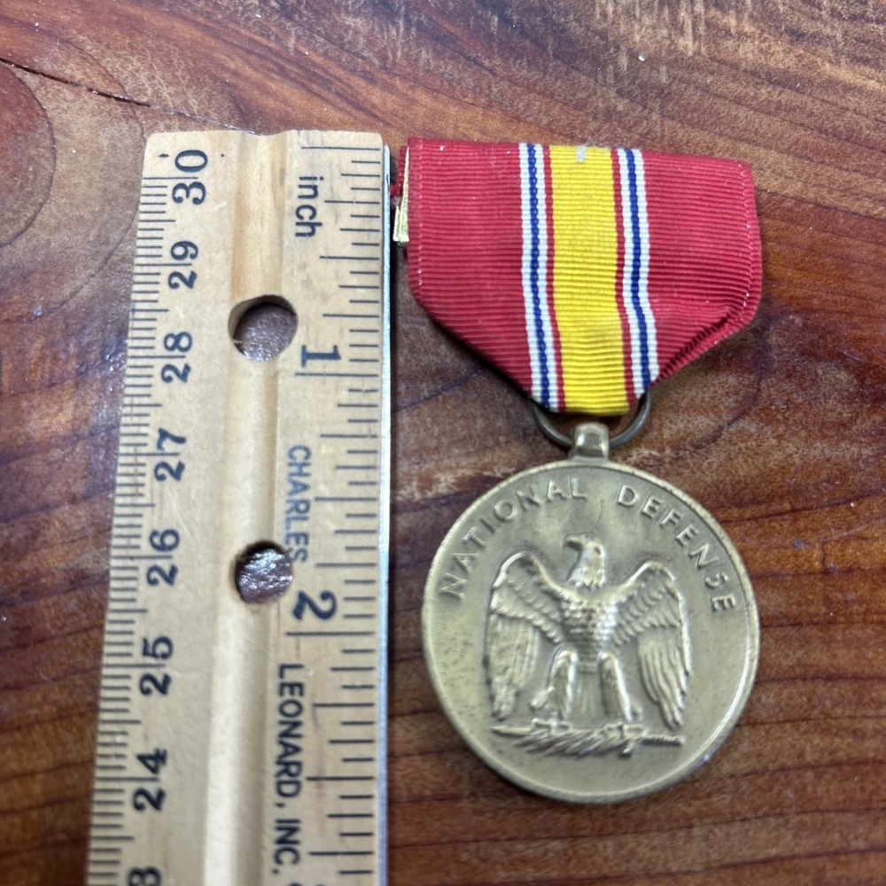 Military National Defense Medal‎ And Ribbon EUC - Picture 3 of 3